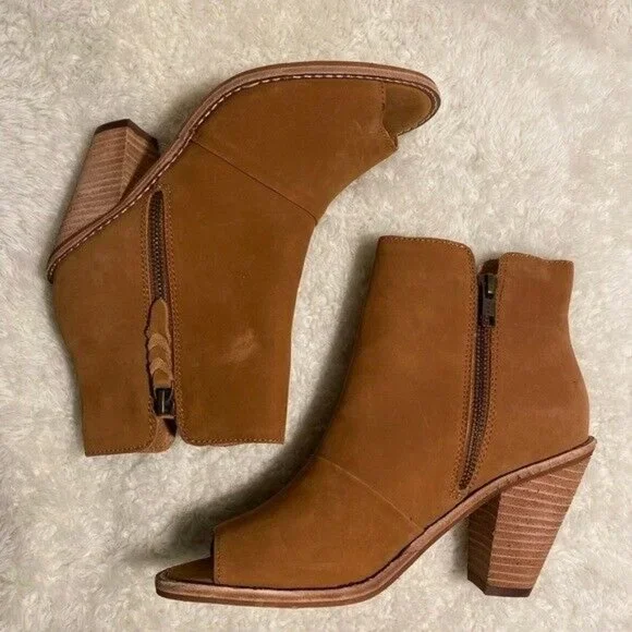 Corso Como Women's Tameka Peep Toe Bootie Size 5 1/2 - Picture 3 of 12